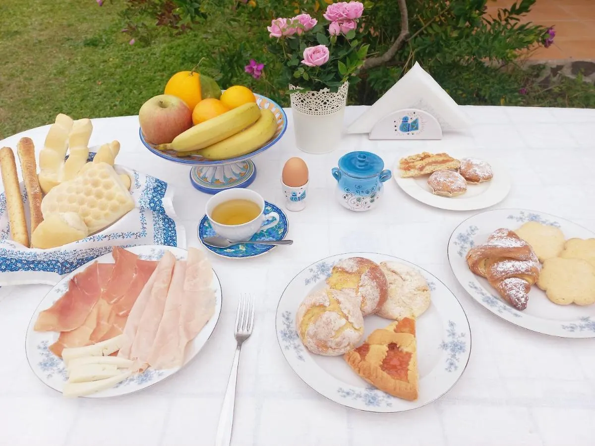 Bed & Breakfast Villa Marina Quartu SantʼElena 0*,